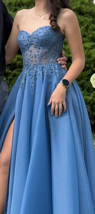 Абитуриентска рокля