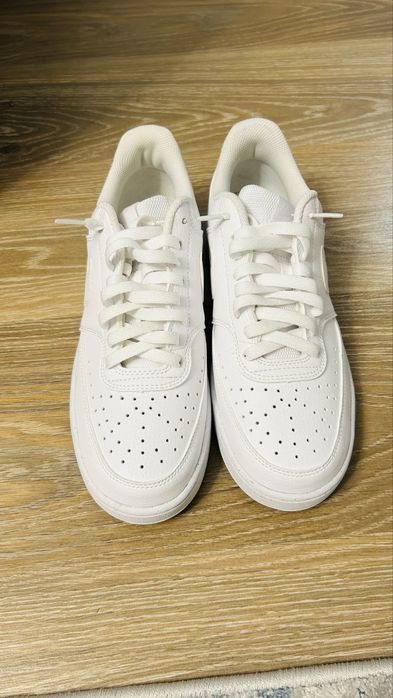 Продам кроссовки Nike