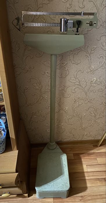 Весы напольные СССР в рабочем состоянии