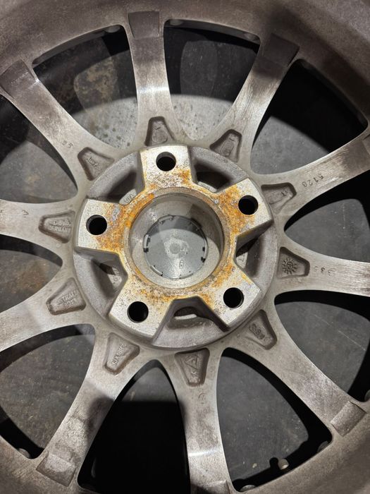 Vand / Schimb jante aliaj 5x120 r18 Bmw 8j et35 cu r17