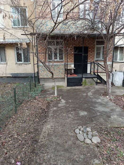 Продается квартира в Яшнабадском районе Ташсельмаш 1комнат 1-этаж 38м2