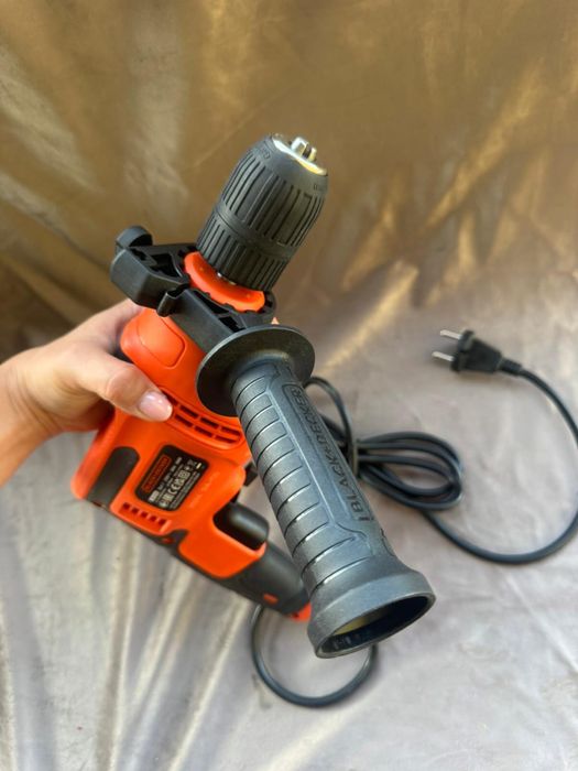 Masina de gaurit Black+Decker BEH200 cu percutie 500W   Noua