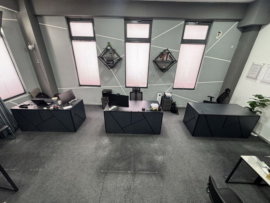 Продажа офисной мебели (руководительские столы)