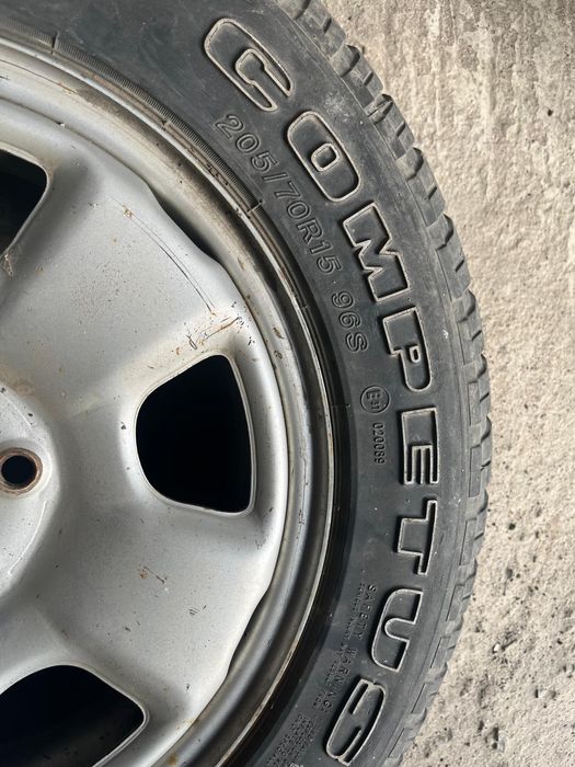 Продам шины 205/70 R15