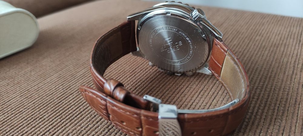 Ceas Casio Edifice EF-527L chronograph & tachymeter