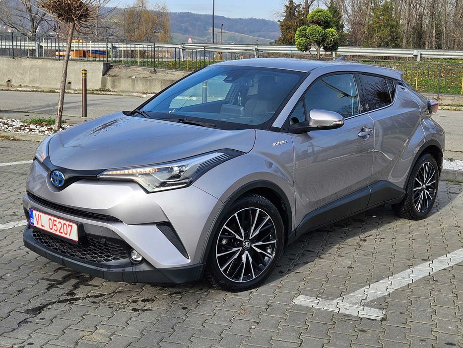 2018 Toyota C-HR hybrid, faruri LED, Keyless, Distronic, carte service