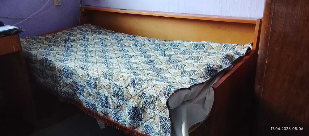 Подарявам диван.