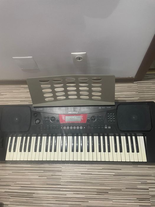 Orga Medeli  m30