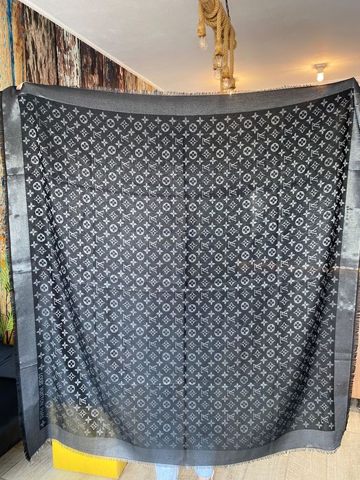 Louis Vuitton Monogram Shawl / Eșarfă Premium – Black & Grey – Made in Italy