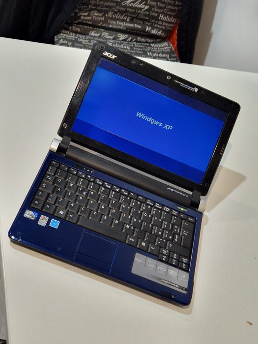 Laptop Acer cu Windows XP perfect funcțional