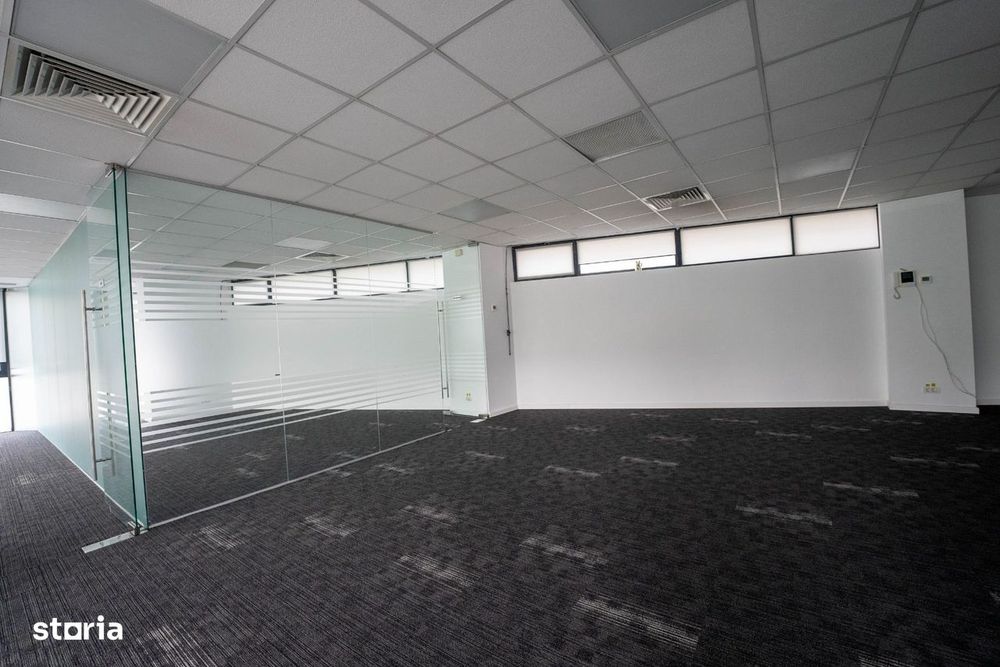 Cladire birouri si spatiu comercial , 830 mp constr, 15 locuri parcare