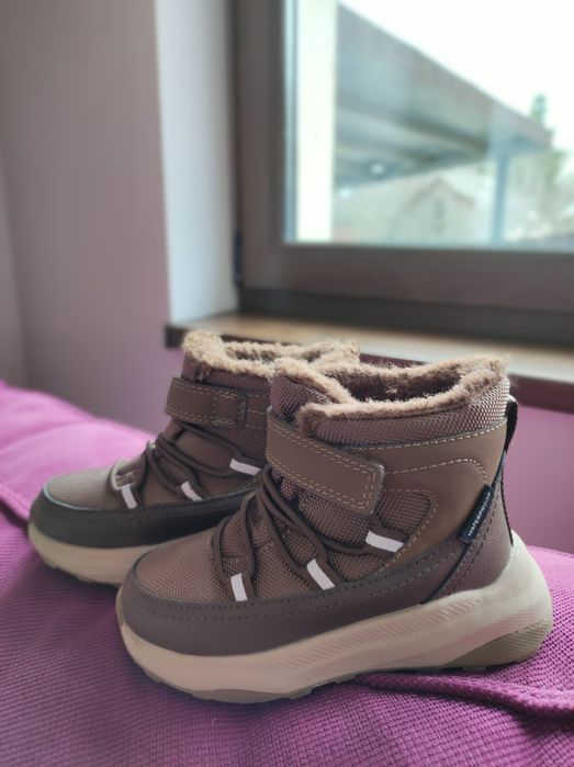 Ghete waterproof  îmblănite H&M mărime 23