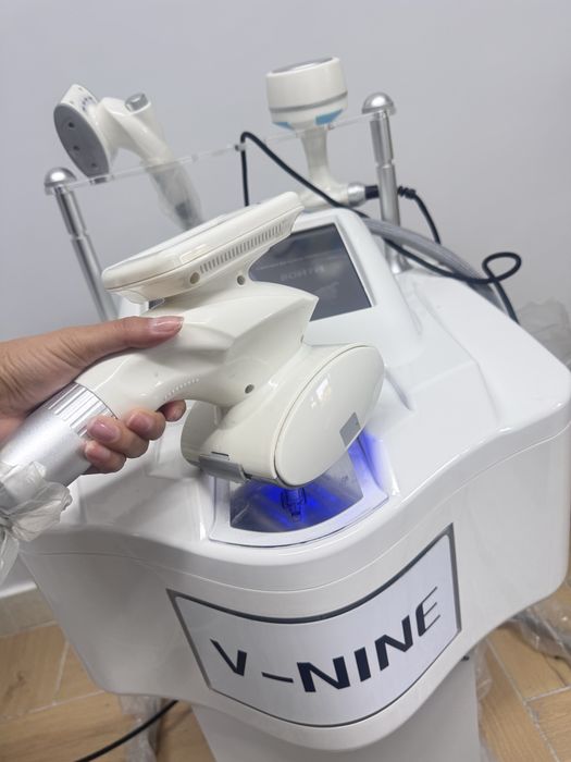 Аппарат EM-cosmetology V-NiNE белый