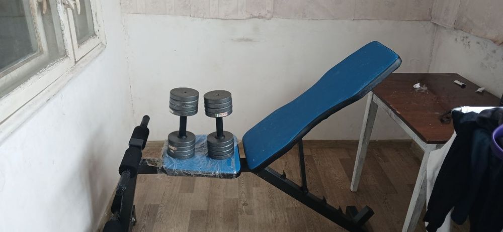 trenajyor skameyka va gantellar sotiladi sifatli baquvvat ganlet 12 kg