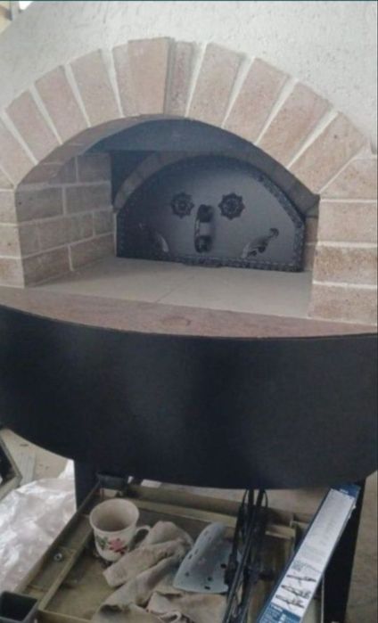 Cuptor pizza pe lemne