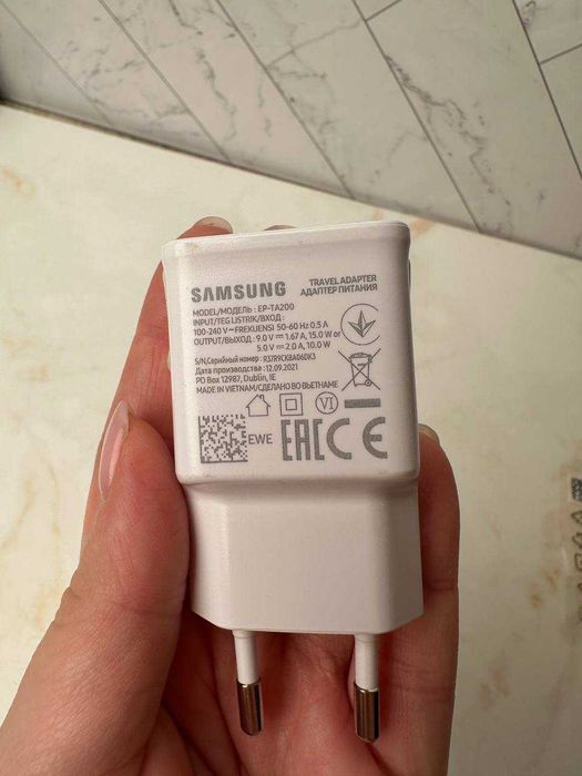 Зарядно устройство Samsung EP-TA200