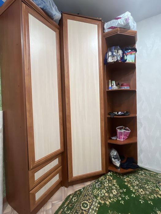 Продам шкаф угловой