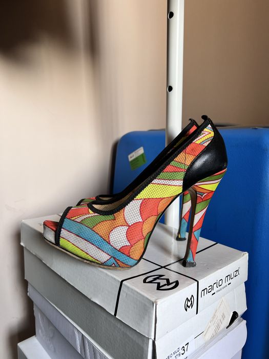 Продаются женские туфли