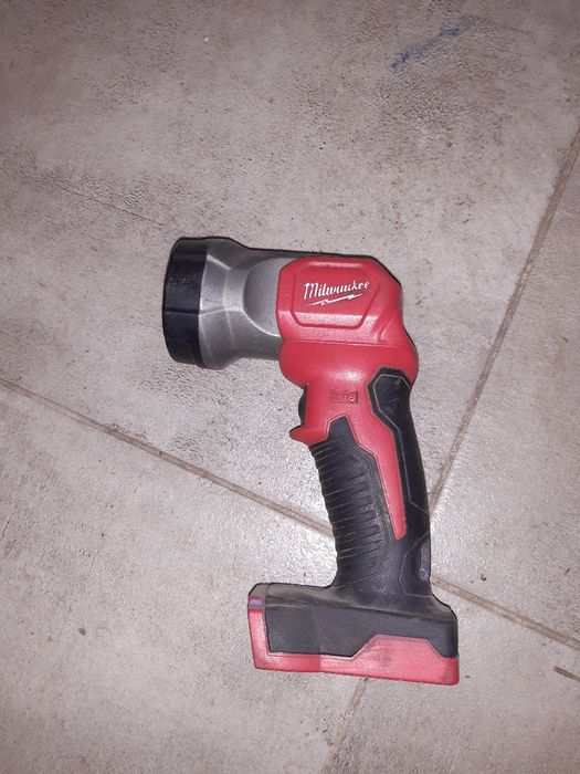 Lanterna led Milwaukee  M 18 T LED