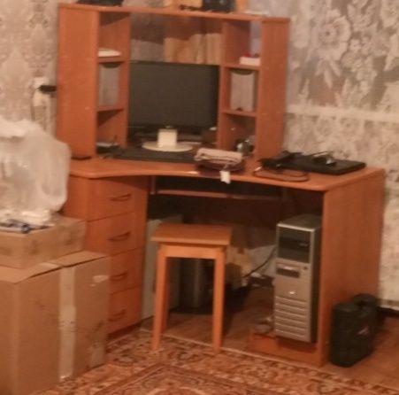 Продам компьютерный стол