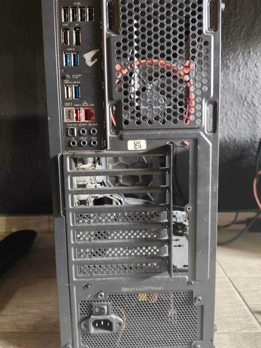 Компютър/Части с R5 5600, 16GB RAM
