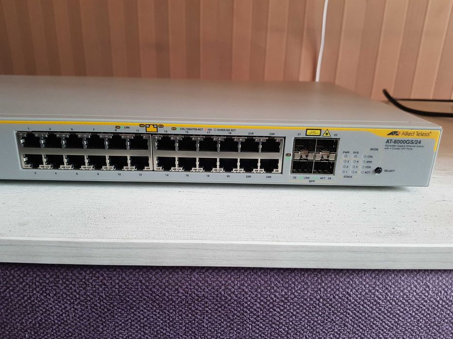 AT-8000GS/24 Allied Telesis Коммутатор