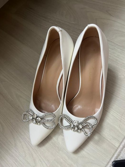 Туфли 35размер отдам за2000тыс