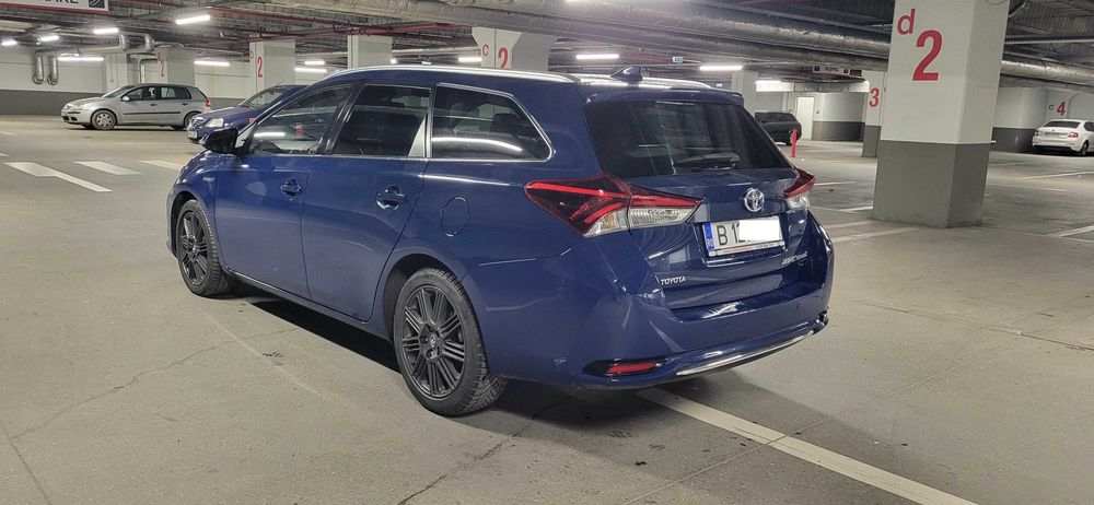 Toyota Auris break hybrid 1.8 136cp