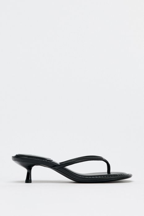 Черни сандали на ток ZARA