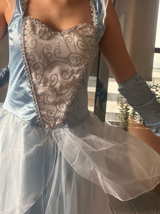 Роклята на Пепеляшка S/M