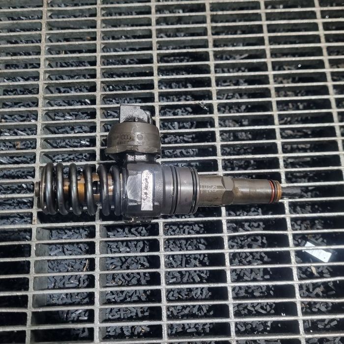 Injector Volkswagen Touareg 7L 2.5 TDI 2003 - 2006 174CP BAC (1460) Diesel 0414720228