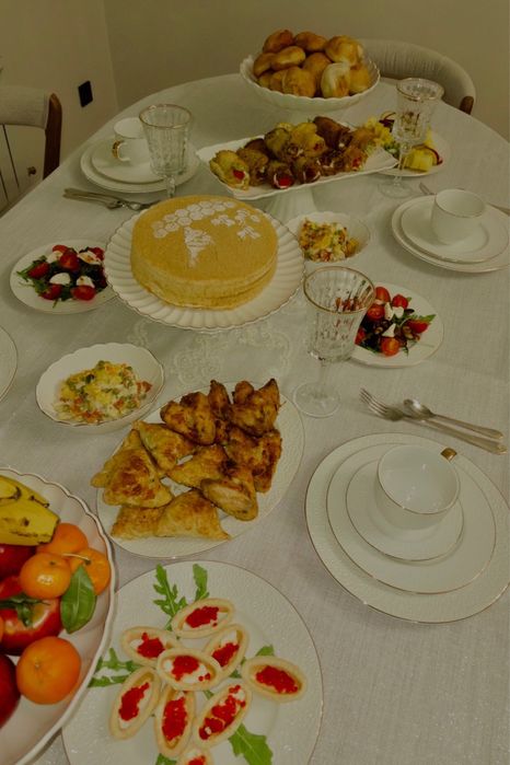 Посуда для дома, белый фарфор