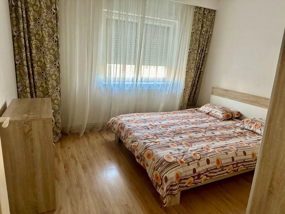 Inchiriez apt  2 camere central