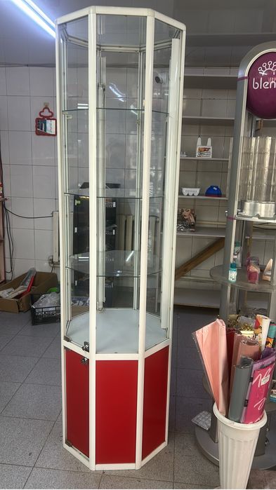 Продам срочно стеллажи