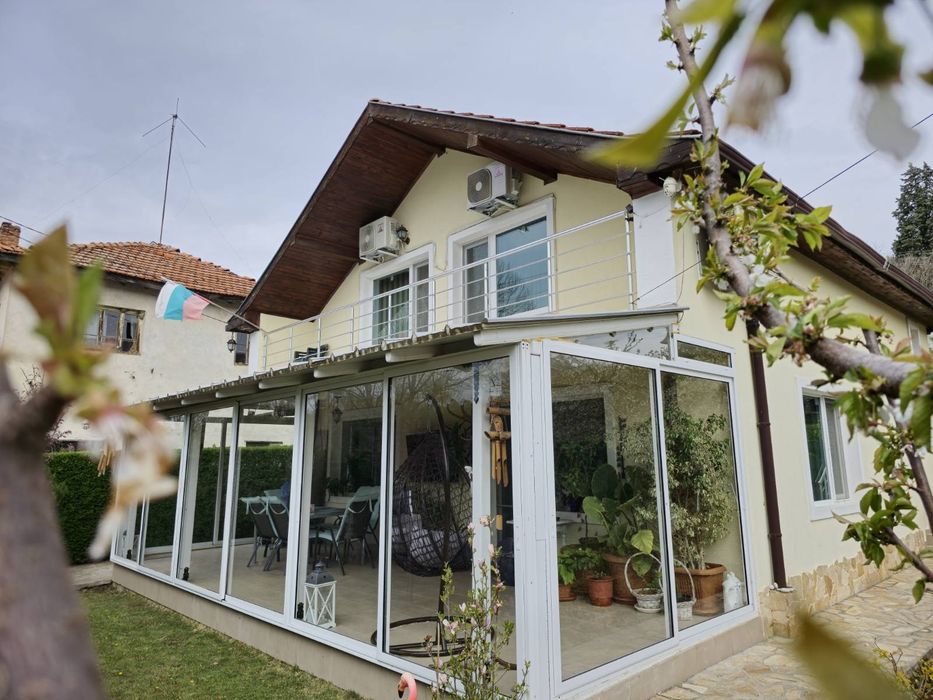 Къща за гости "Спирката" в село Хотово.