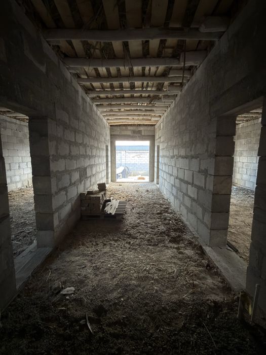 Uchaska sotiladi karobka holatida