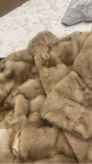 Натуральная шуба из меха Swakara