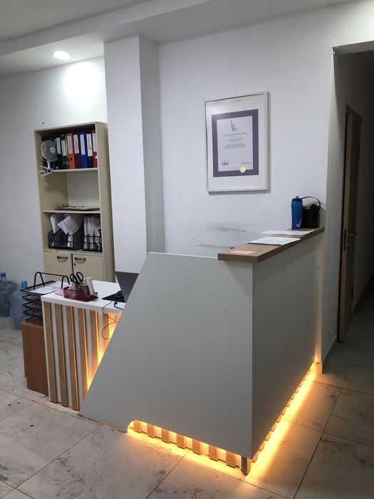 Продам ресепшн офисный