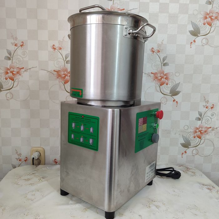 Куттер 5 литров новый