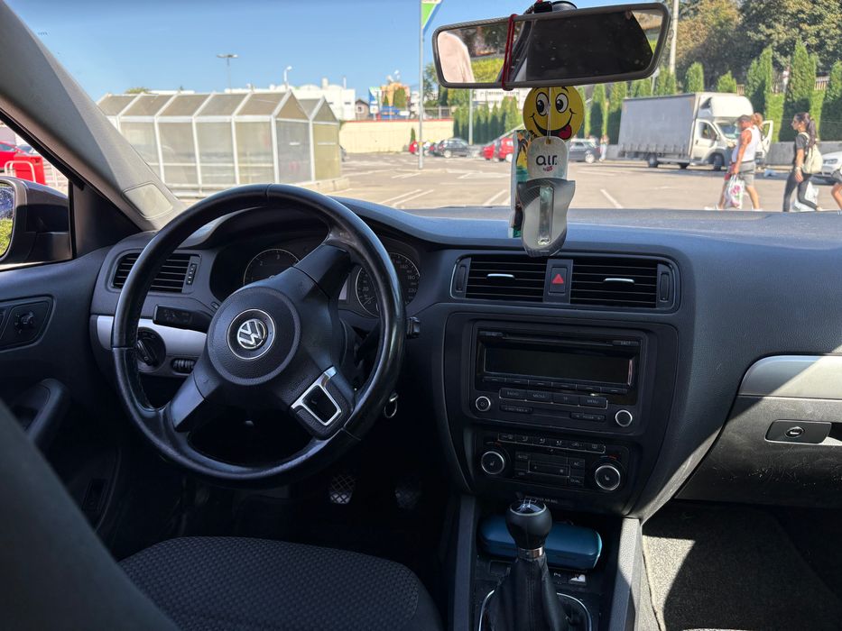 VW Jetta 2011 – bine întreținut, preț negociabil