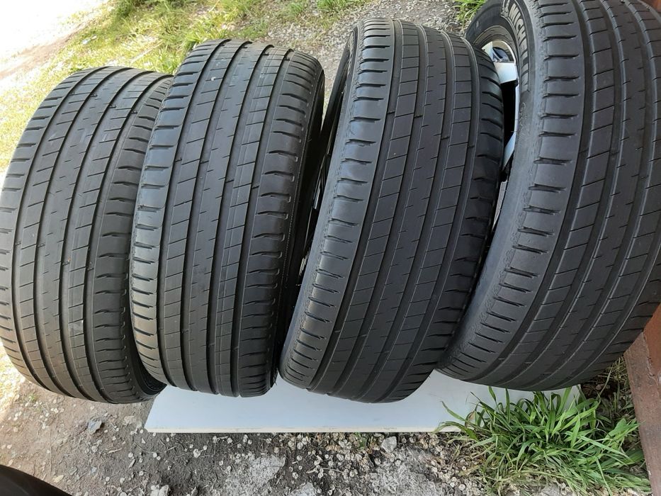 Продам шины 235/55/19 мишелин