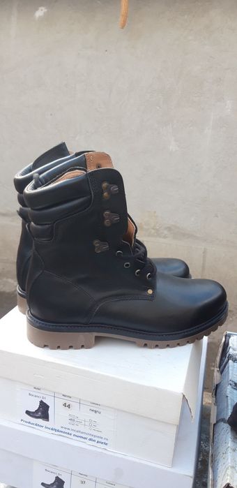 Ghete din piele de Reghin NOI Marime 44