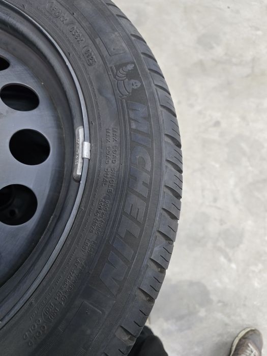 4 Броя Бусови Гуми 215/60/17C Michelin 2x8mm 2x7mm 23dot