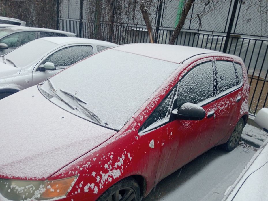 Vând Mitsubishi Colt