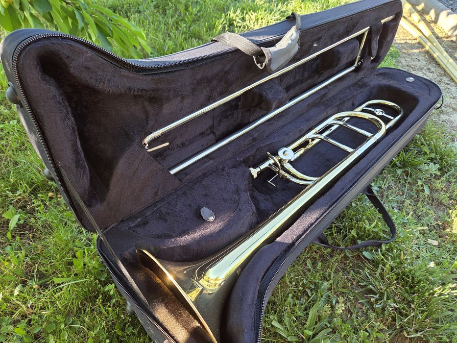 Trombon tug Roy Benson ca nou