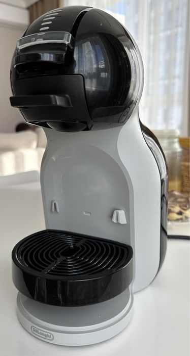 Кофеварка капсульная Delonghi Mini me