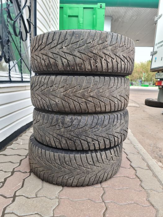 Продам комплект шин