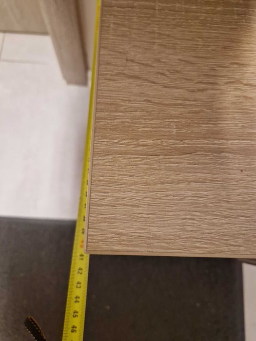 Cuier cu un dulapior pentru încălțăminte și haine