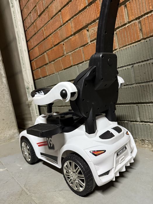 Машинка прогулочная с ручкой