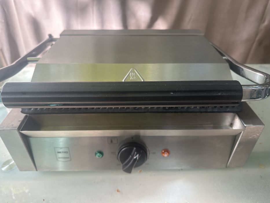 Gril profesional electric aproape nou 3000w